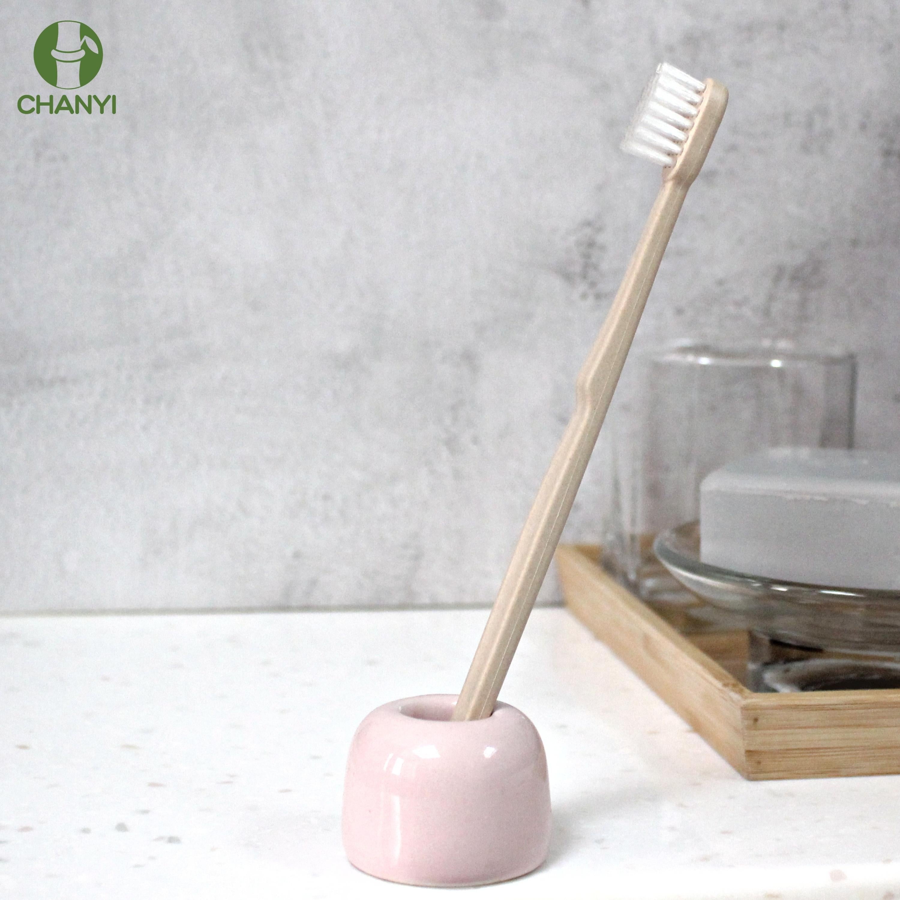 https://chanyi-eco.com/cdn/shop/products/travelkithoteleco-friendlycompostablesustainablebambootoothbrushnaturalbpa-freerecyclablegreensoftbristlesdisposablemanualdentist-approvedtoothbrushes4pcs-CHANYIeco.jpg?v=1661154669